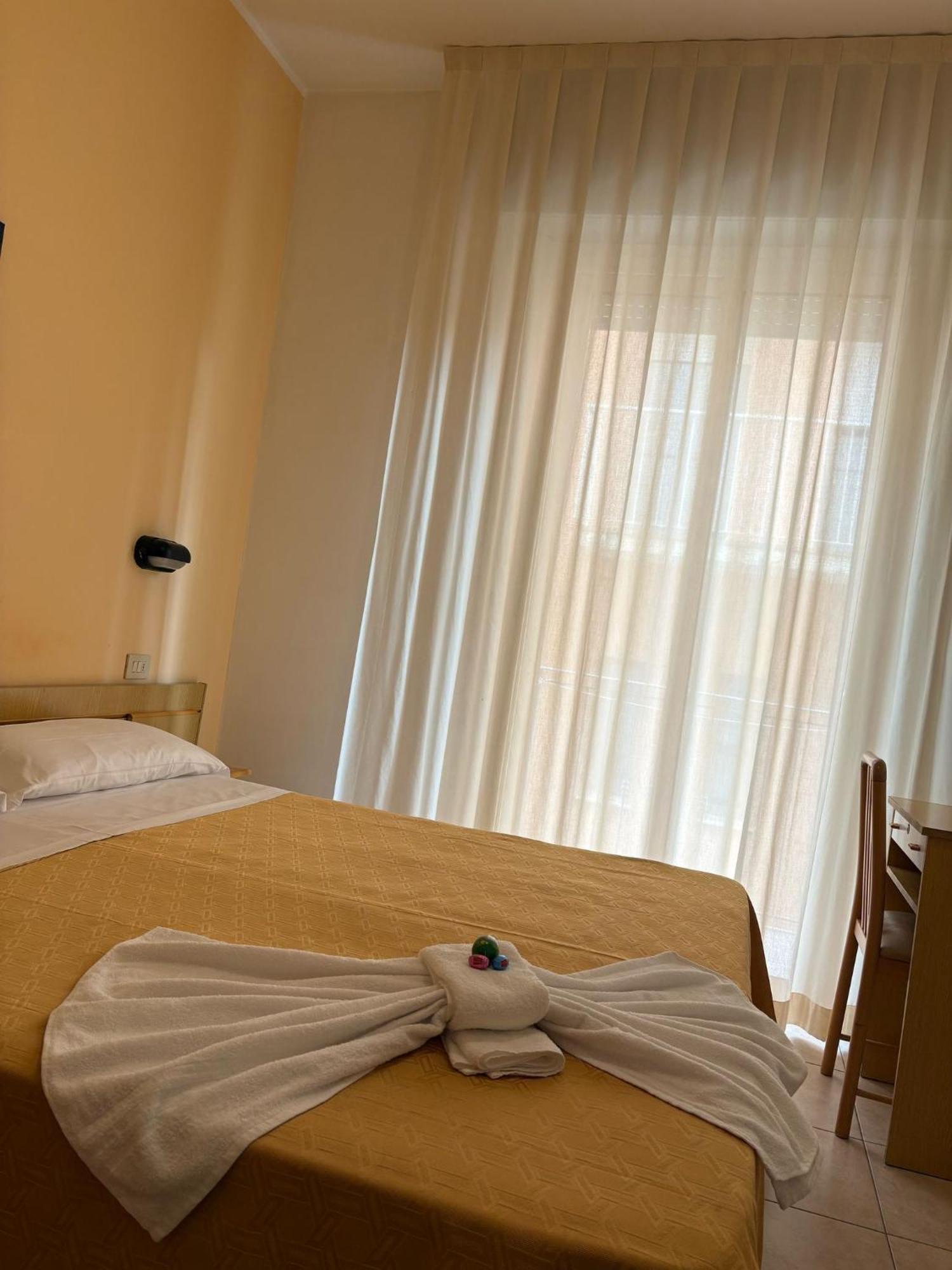 Hotel Sport Rimini Exterior foto