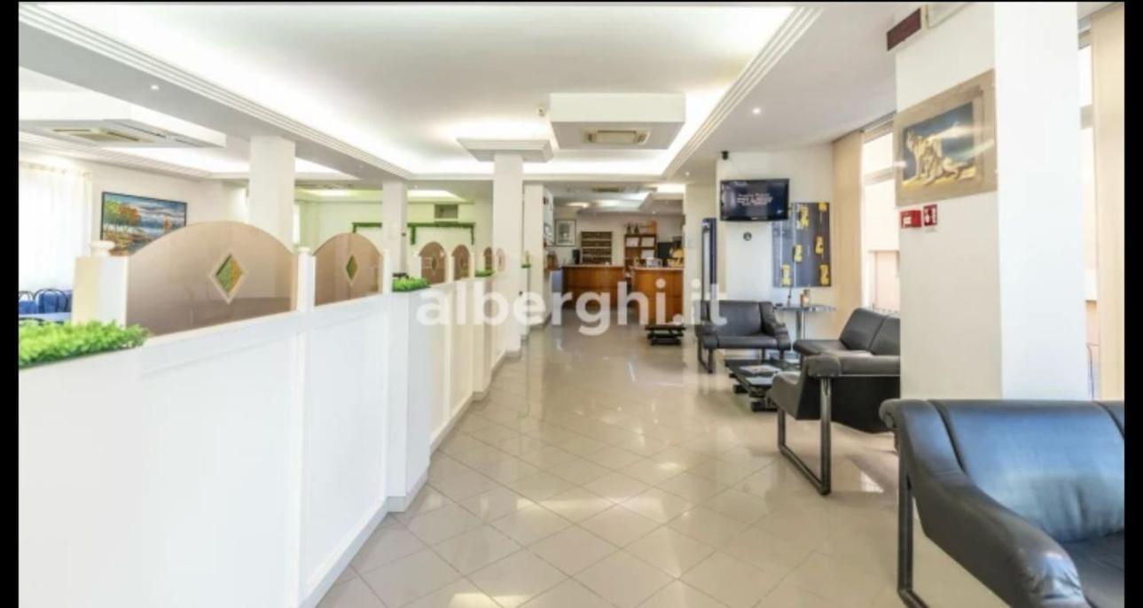 Hotel Sport Rimini Exterior foto